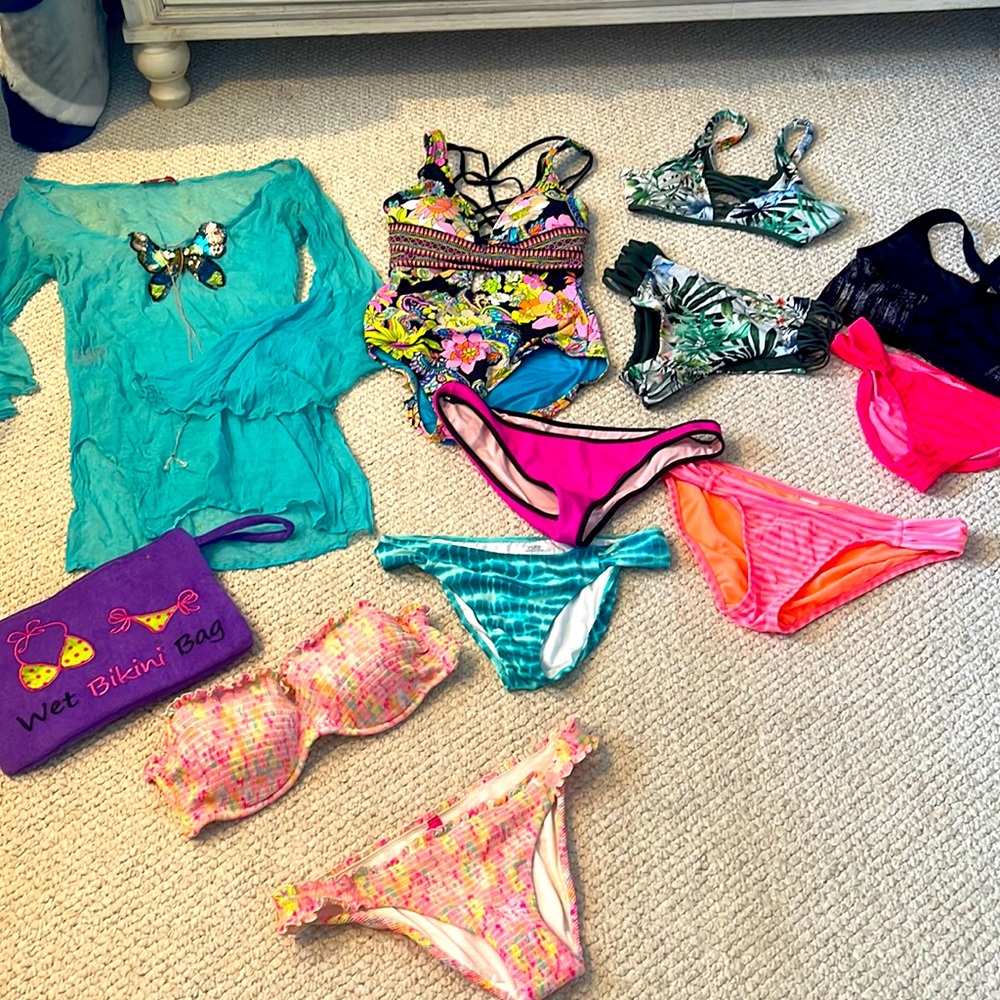 Shivadive sequin cover-up, new Trina Turk size 6, small bikinis and bottoms
